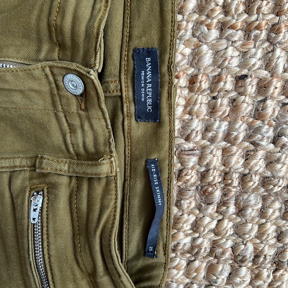 Banana Republic mid rise skinny jeans - Picture 3 of 5